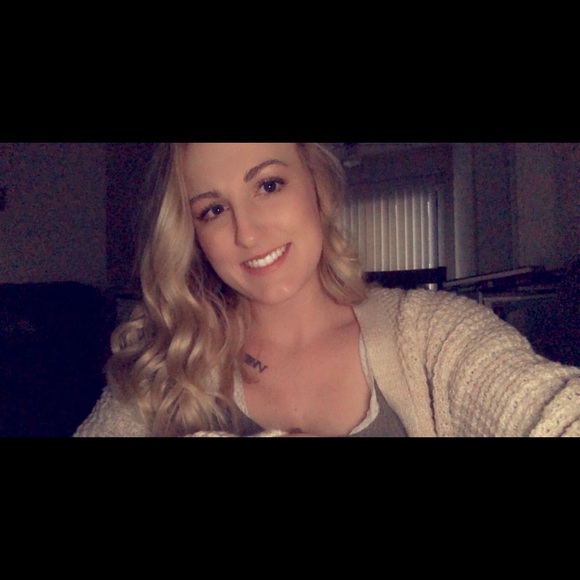 Meet your Posher, Taylor - Picture 1 of 1